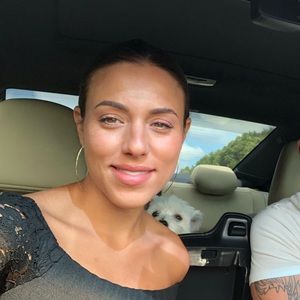 Meet your Posher, Cassandra